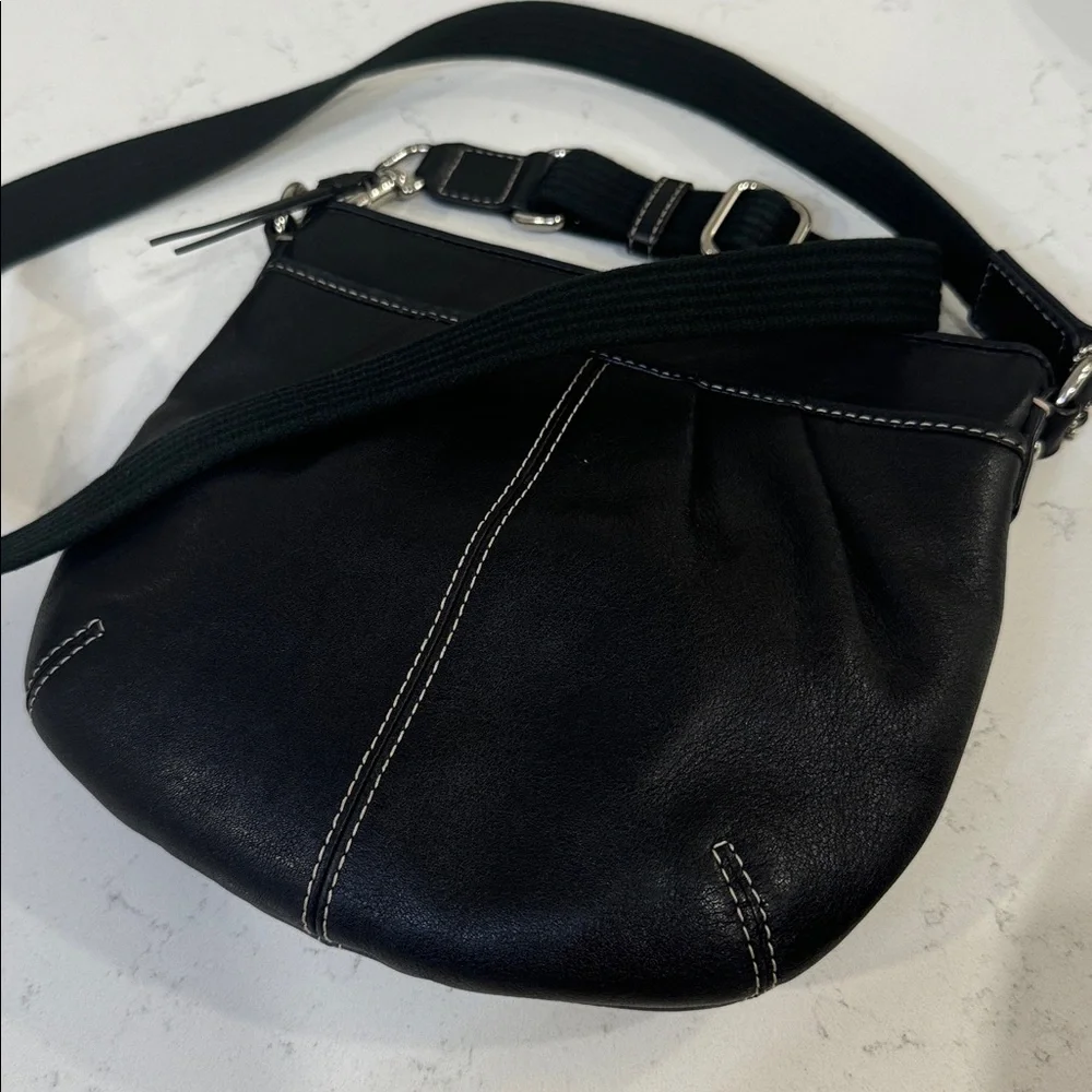 Coach Vintage Black Leather SOHO Swing Pack Purse Crossbody Bag